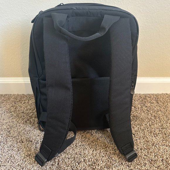 Lo & Sons Charcoal Backpack - Picture 3 of 8